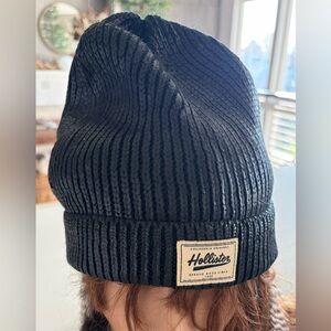 Hollister Black Ribbed Beanie